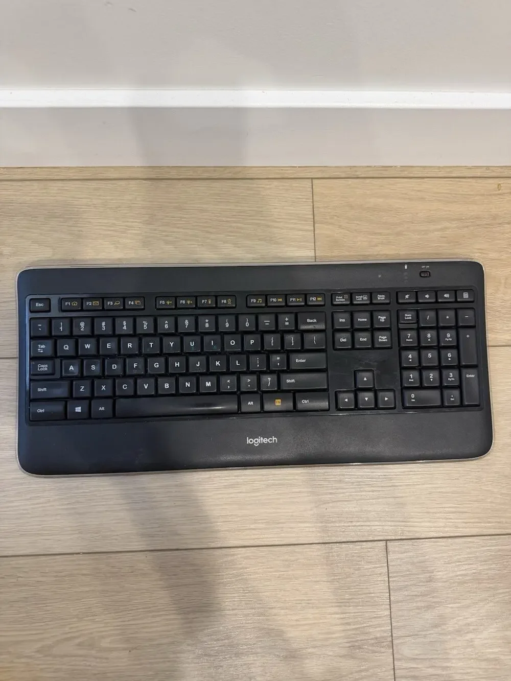 Logitech K800 Wireless Illuminated Keyboard Backlit Rechargeable No Dongle Works